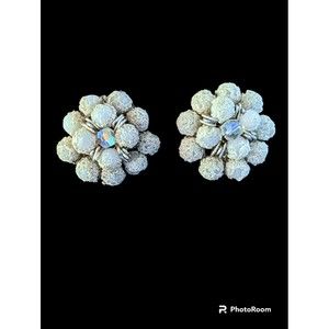Vintage 1940s Japan White Textured Bead Cluster Clip Earrings Clear Stone Sand
